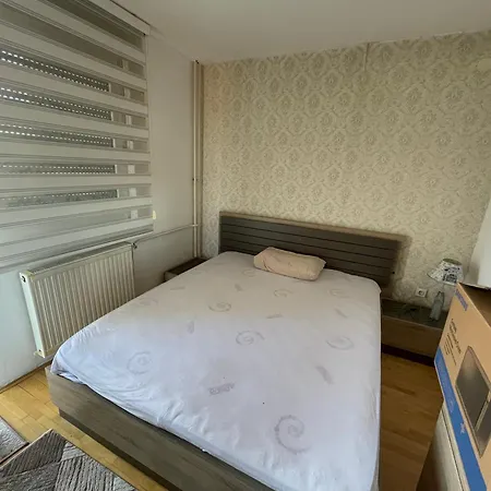 Sunny Center Apartment *